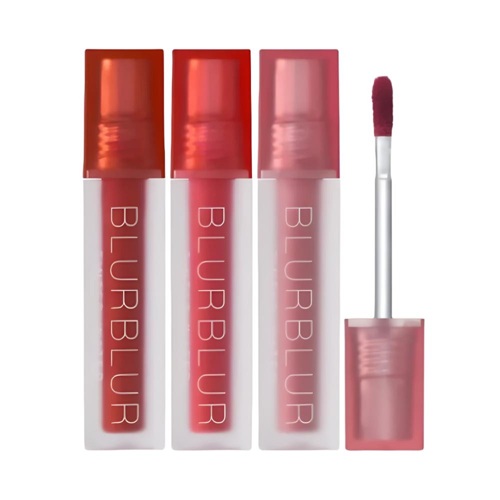 The CHOSUNGAH BEAUTY Blur Blur Tinted Water (4g) is a lightweight lip tint that provides a fresh, natural flush of color with a soft, blurred effect.