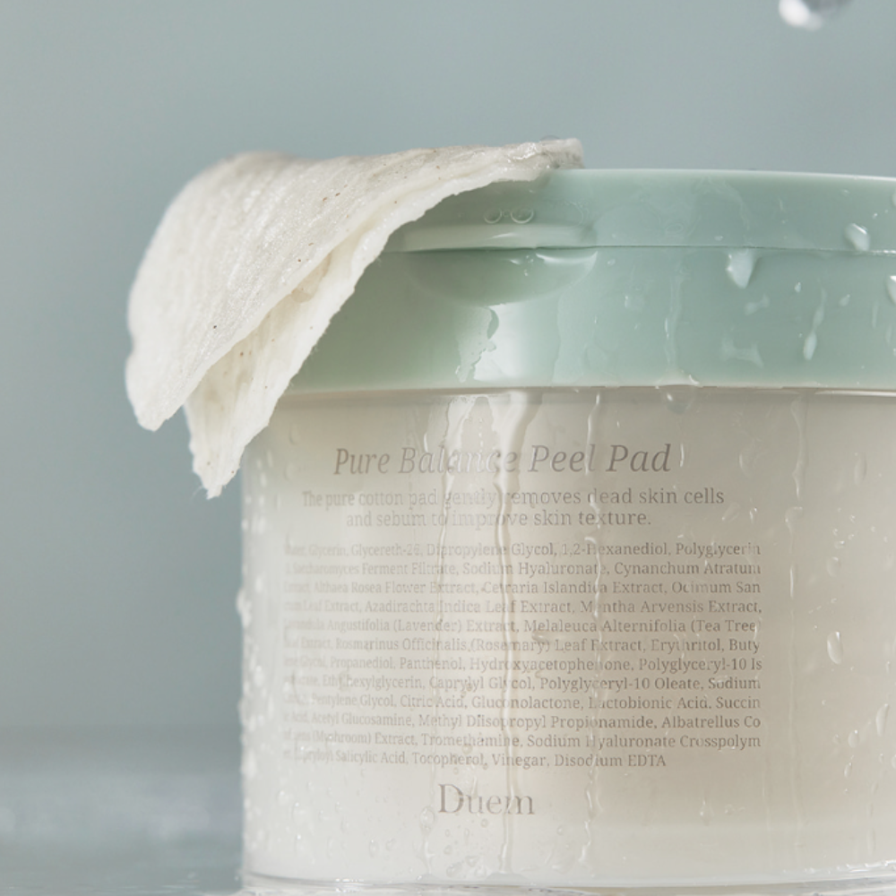 DUEM Pure Balance features 50 organic cotton peel pads plus 10 refills, ideal for maintaining skin health and cleanliness.