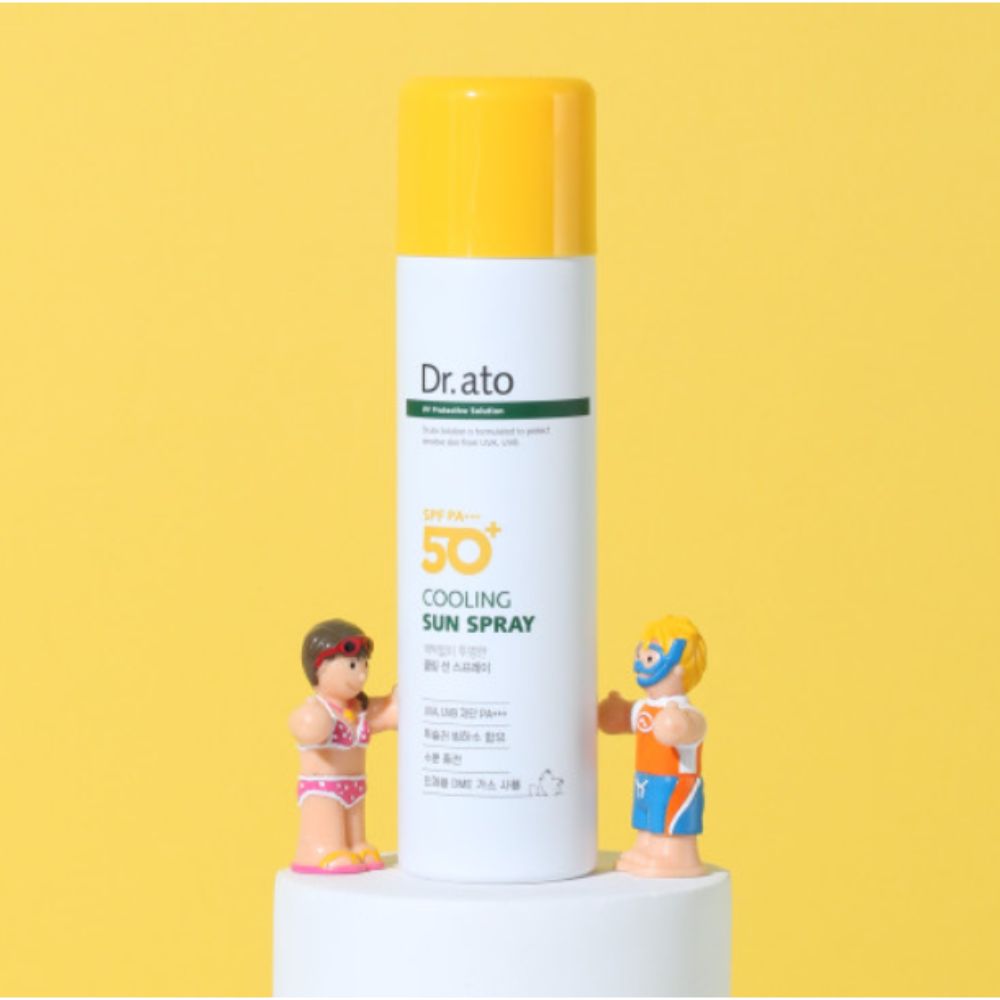 This lightweight, non-greasy spray provides broad-spectrum protection against both UVA and UVB rays, helping to prevent sunburn and skin damage.