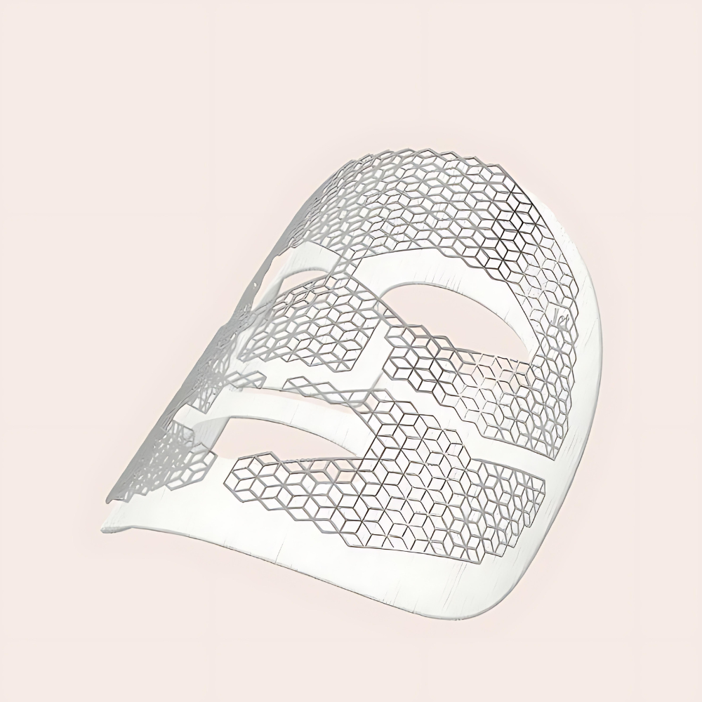 FRANZ Jet+ Brightening Dual Mask System consists of two sheets that promote skin luminosity and hydration.