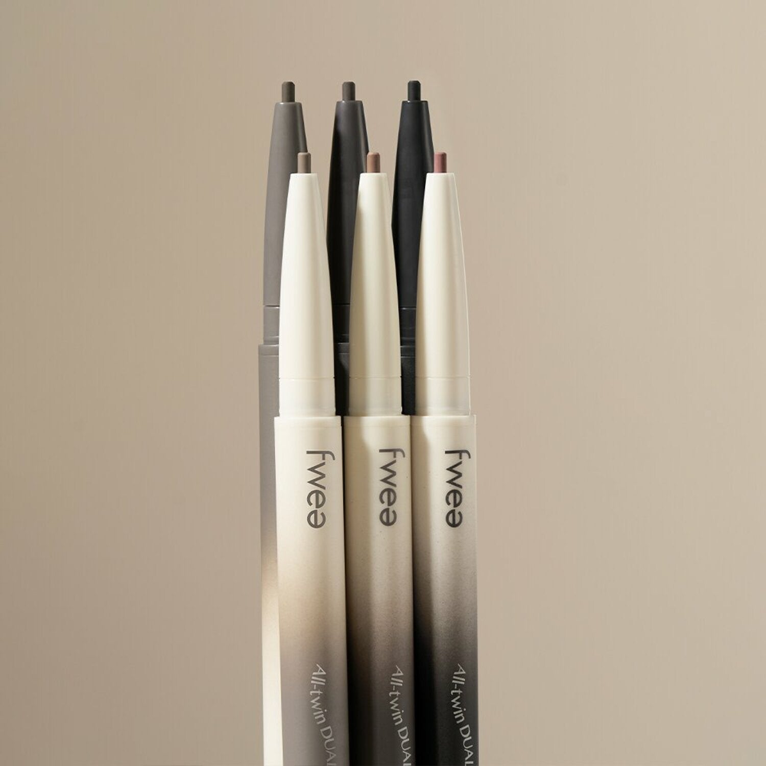 The long-lasting formula ensures that your eyeliner stays in place throughout the day without smudging or fading