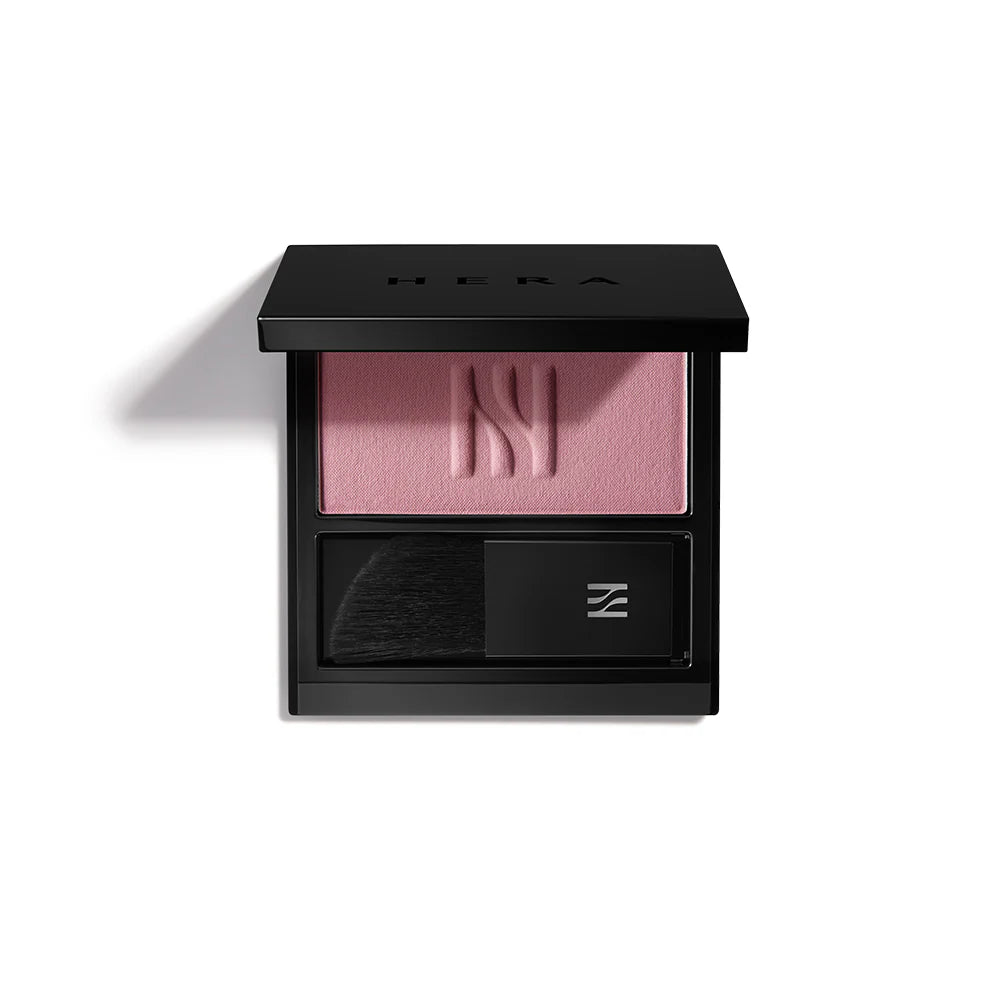 HERA Blush 5.5g, a compact blush that offers a soft, flattering pink shade for a healthy, glowing complexion.