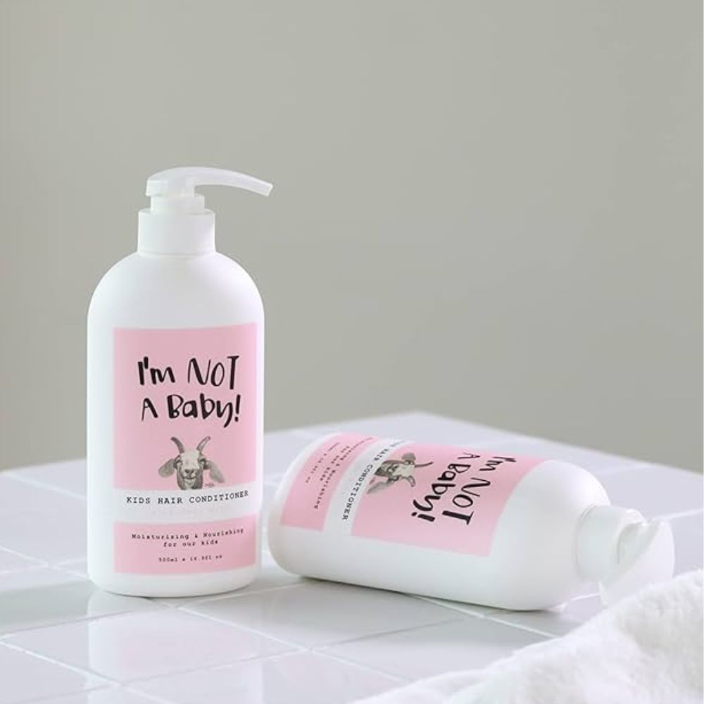 Its mild formula is perfect for detangling and caring for delicate hair, making bath time more enjoyable. 