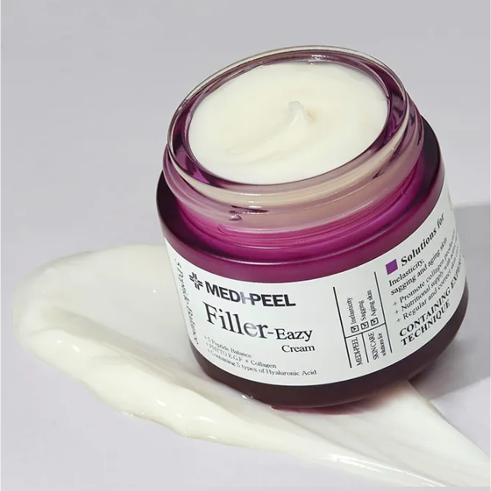 This 50g anti-aging cream smooths fine lines and wrinkles, delivering a plumping effect for a youthful appearance.