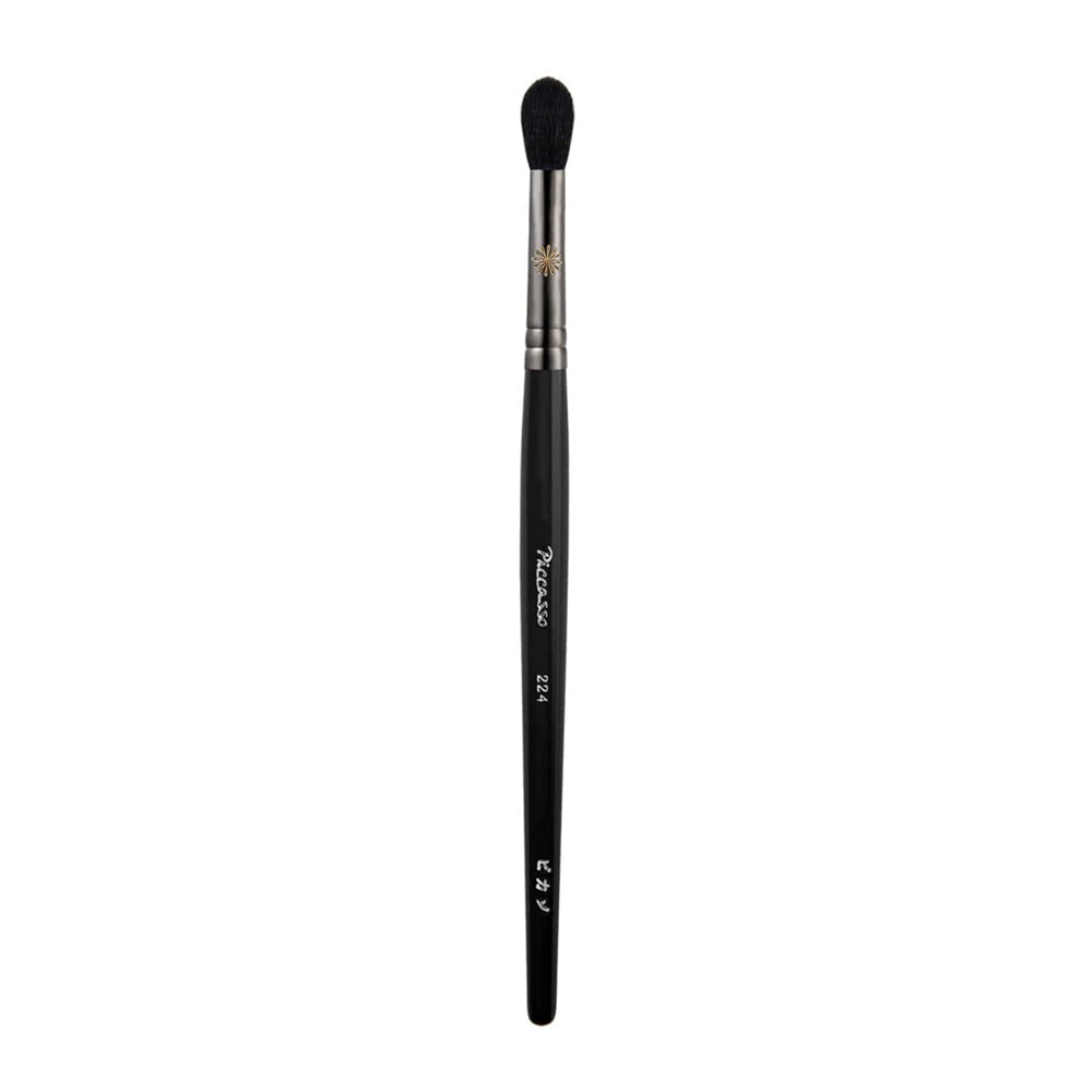 The Piccasso 224 Eyeshadow Brush is designed for blending and applying eyeshadow with precision