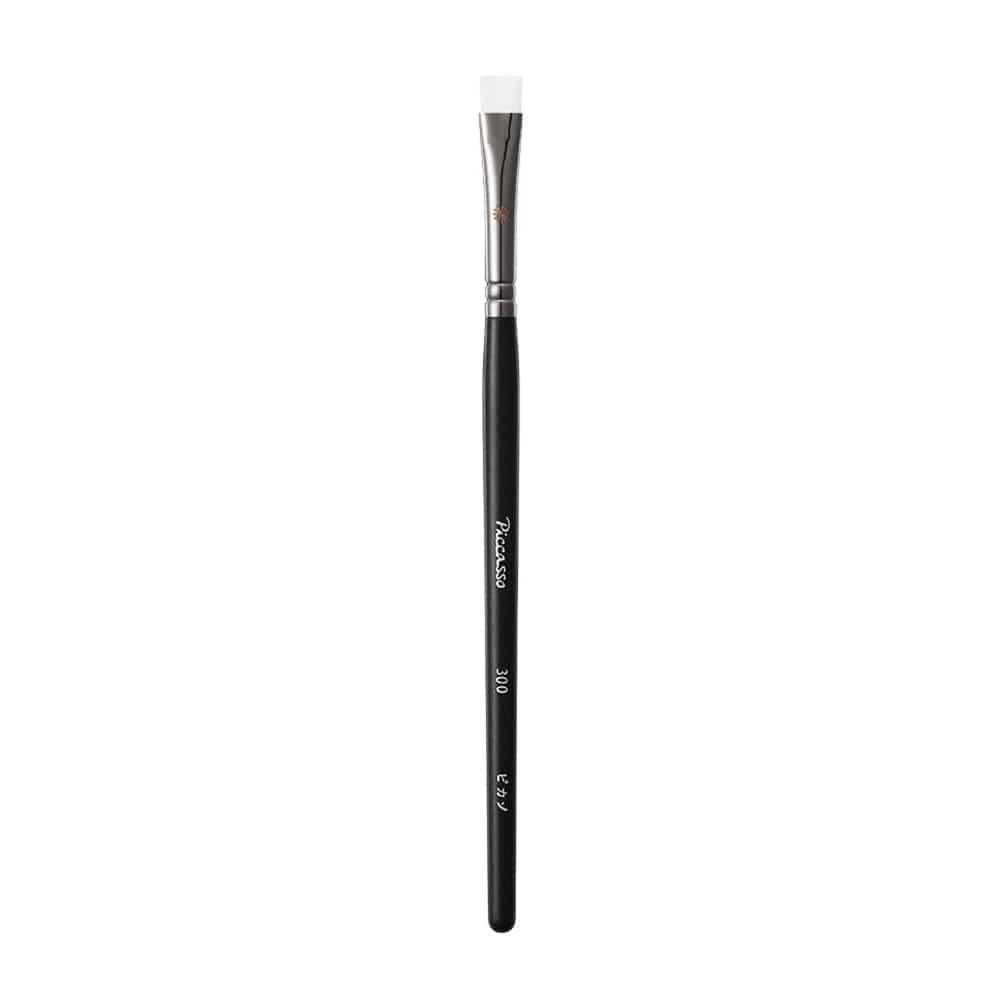 The Piccasso 300 Eyeliner Brush is designed for precise application of eyeliner