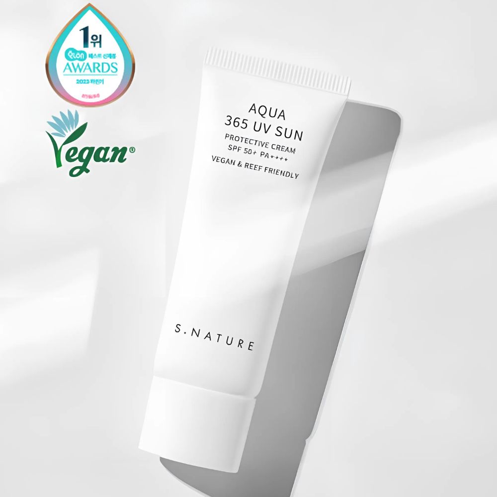 This vegan and reef-friendly sunscreen provides broad-spectrum defense against harmful UVA and UVB rays, making it perfect for daily use.