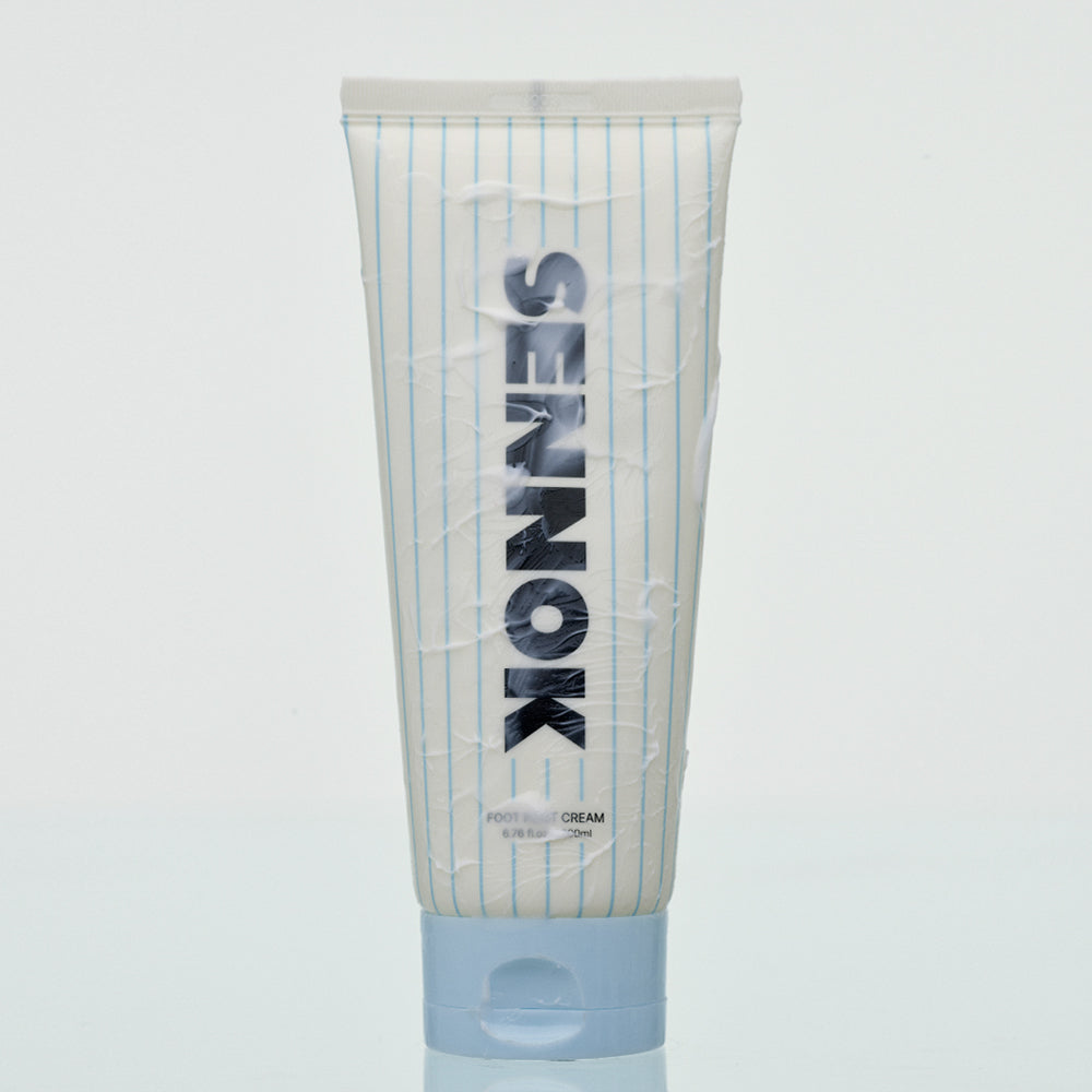 Deeply moisturizes to soften and smooth rough, dry feet.