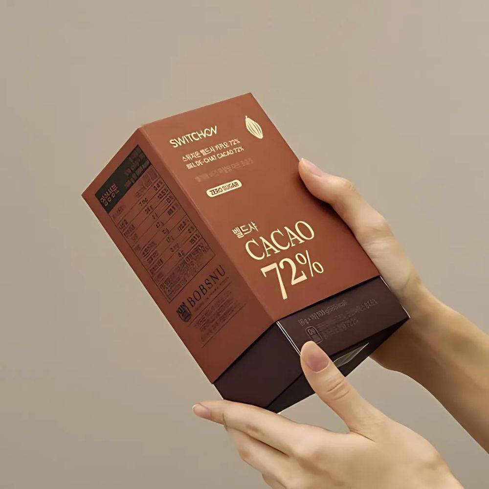 Crafted with high-quality cacao beans, this luxurious dark chocolate bar features a 72% cocoa content, delivering a perfect balance of bitterness and sweetness that chocolate lovers will appreciate.