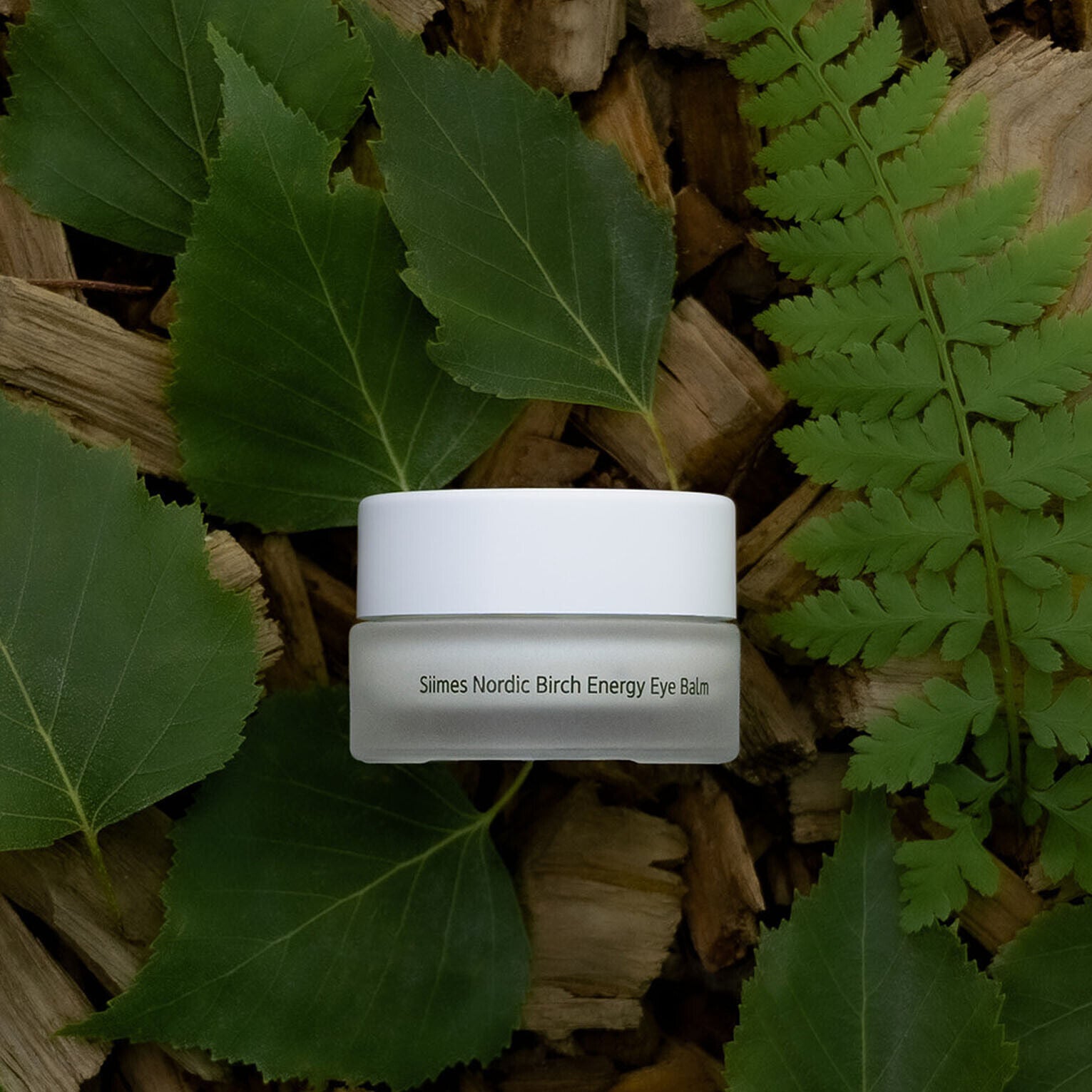 iimes 10ml eye balm with Nordic birch energy, aimed at revitalizing and moisturizing the eye area for a youthful appearance.