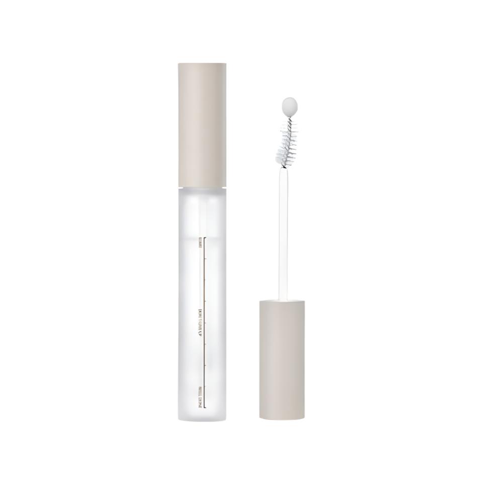 The Sim;plain Lash Ampoule (9g) is a nourishing lash treatment designed to promote healthier, longer, and stronger eyelashes. 