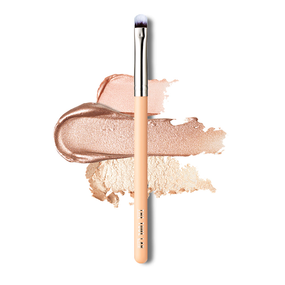 THE TOOL LAB 207 Cream Eyeshadow Brush, specifically designed for precise and smooth application of cream eyeshadows