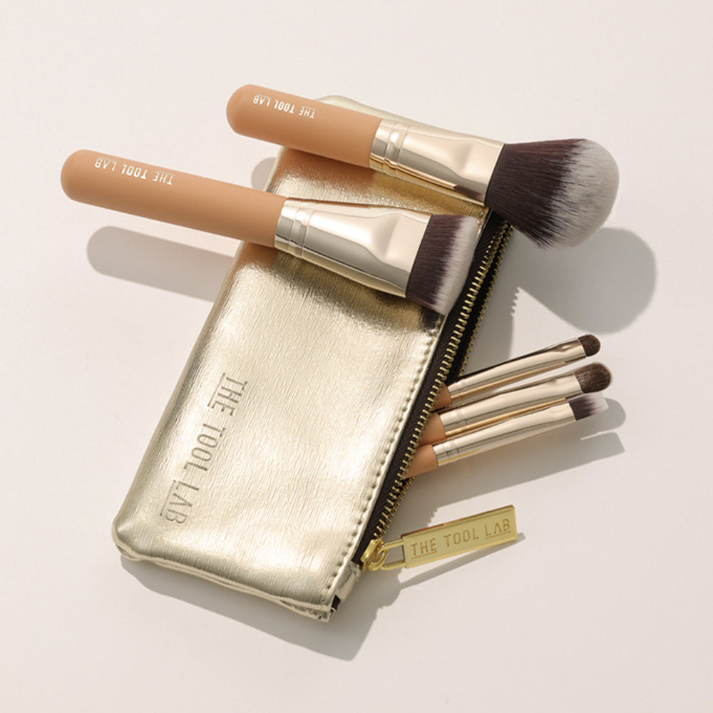 This kit includes miniature versions of essential brushes, each crafted with soft, durable bristles that deliver exceptional performance for detailed makeup work. 