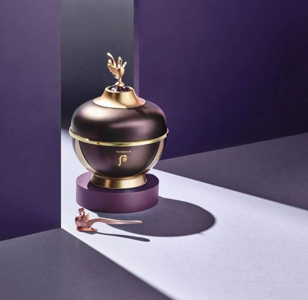 The history of whoo Hwanyu Imperial Youth Cream 60ml - Helps to improve skin texture and tone, making the skin appear more refined and even.