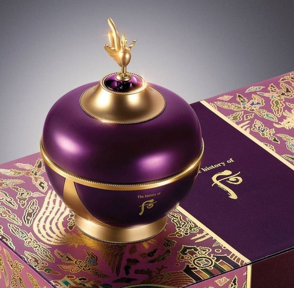 The history of whoo Hwanyu Imperial Youth Cream 60ml - Rich and luxurious texture that provides intense hydration and nourishment, leaving the skin smooth and supple.