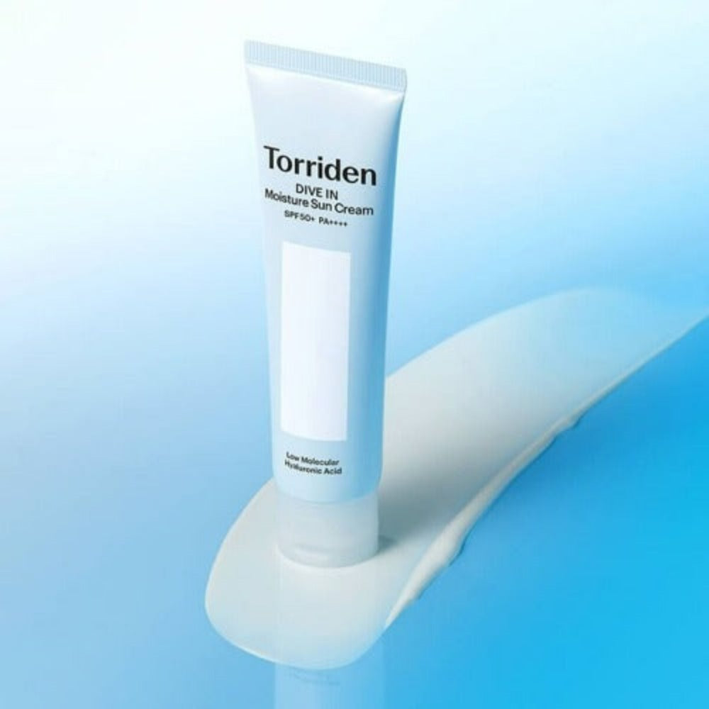 Features a lightweight, watery texture that absorbs quickly into the skin without leaving a heavy or greasy feeling.