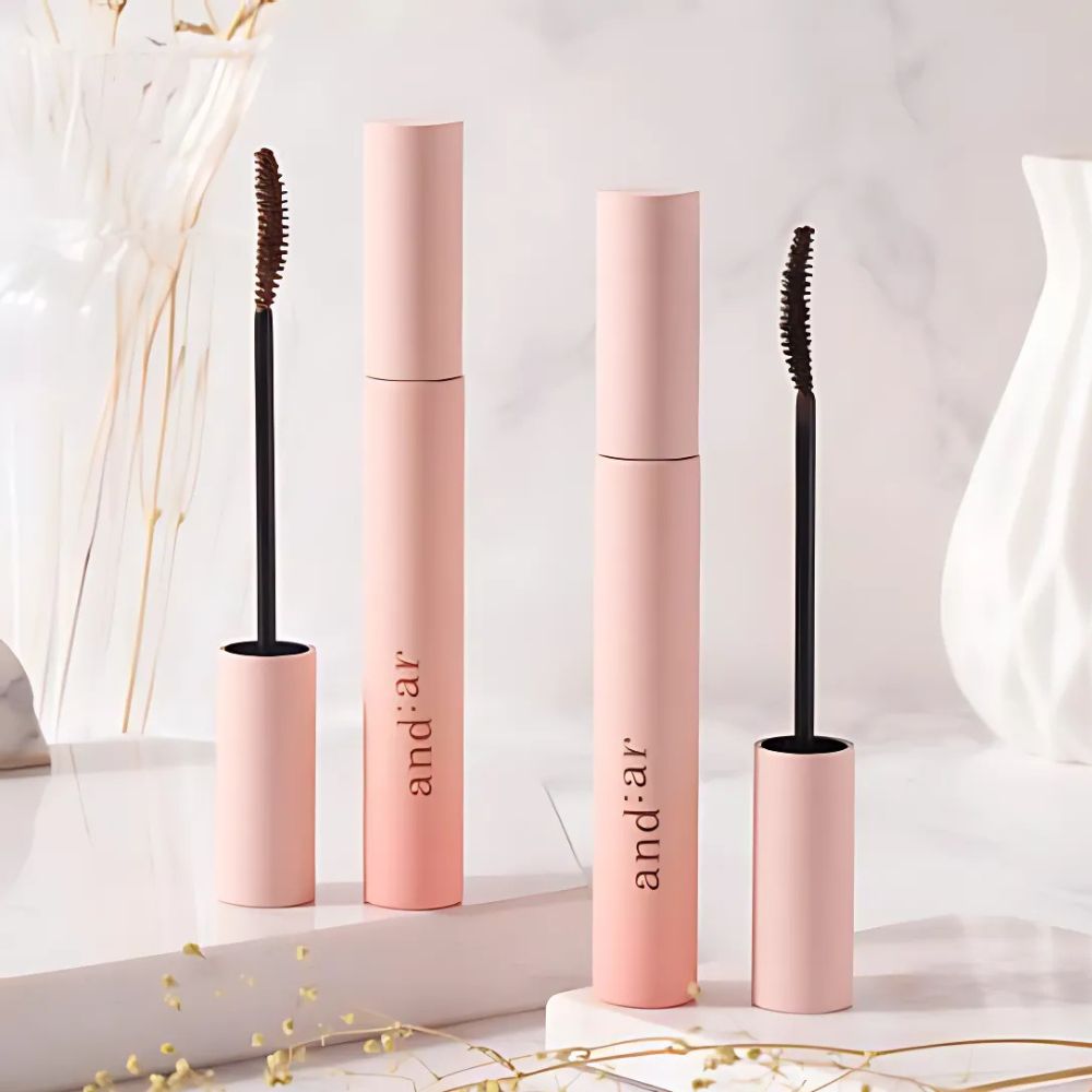 The 3-in-1 formula enhances volume, holds curl, and defines lashes without clumping.