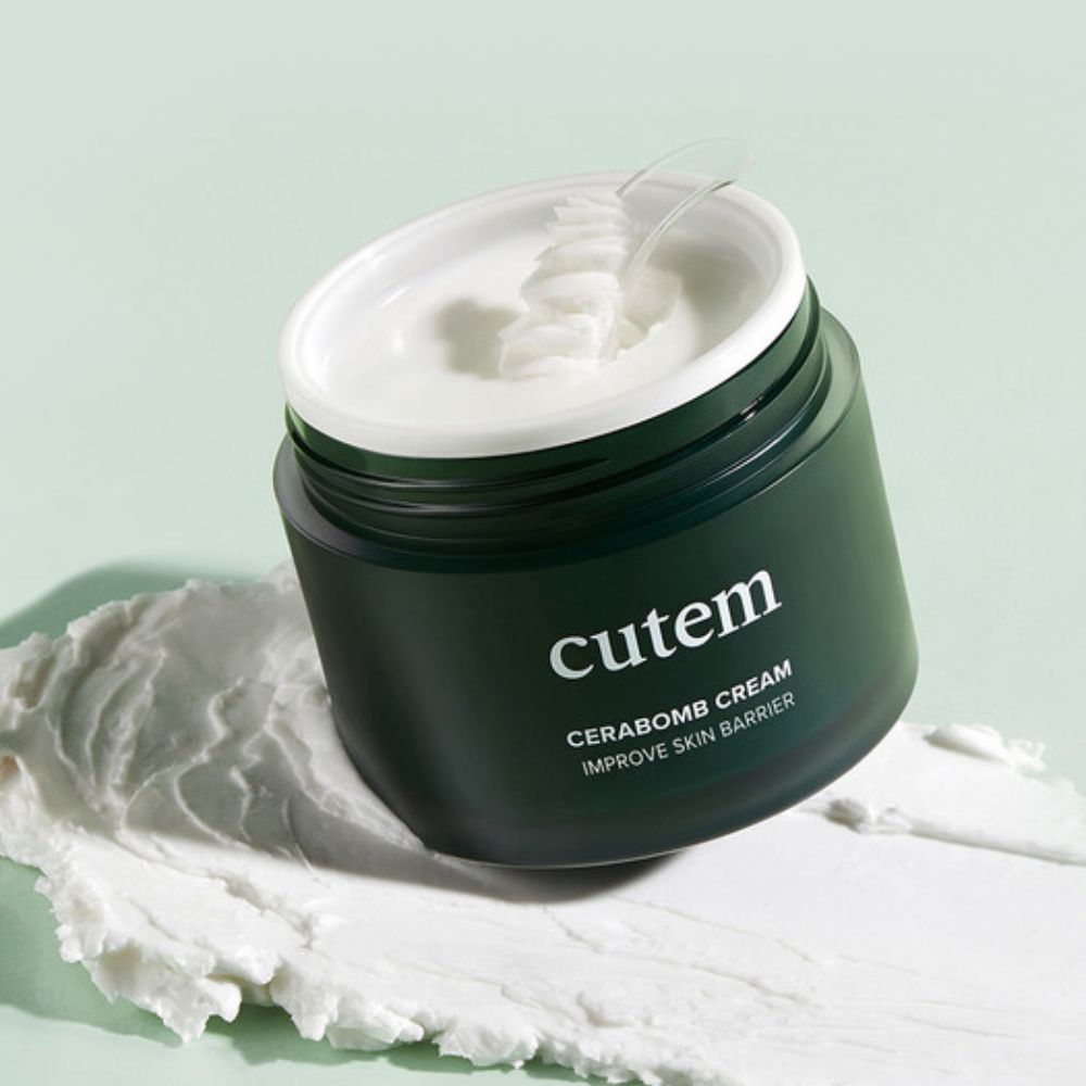 Formulated with ceramides, this cream helps to lock in moisture, soothe sensitive skin, and enhance its natural defense against environmental stressors. 