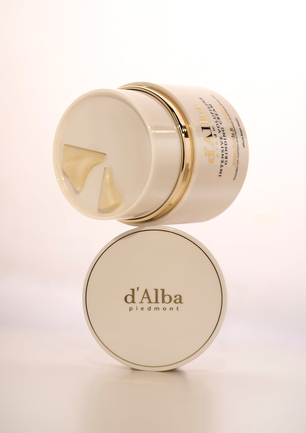 d'Alba Intensive Volufiline Grinding Cream 45g - nsures fresh and effective application of the active ingredients with every use.