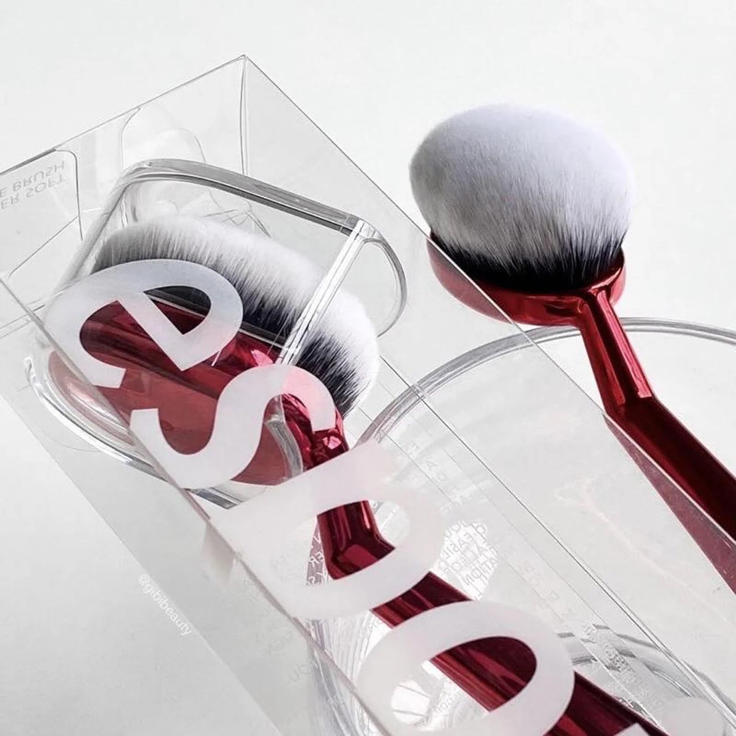 Pamper your skin with the espoir Super Soft Face Brush for a spa-like experience.