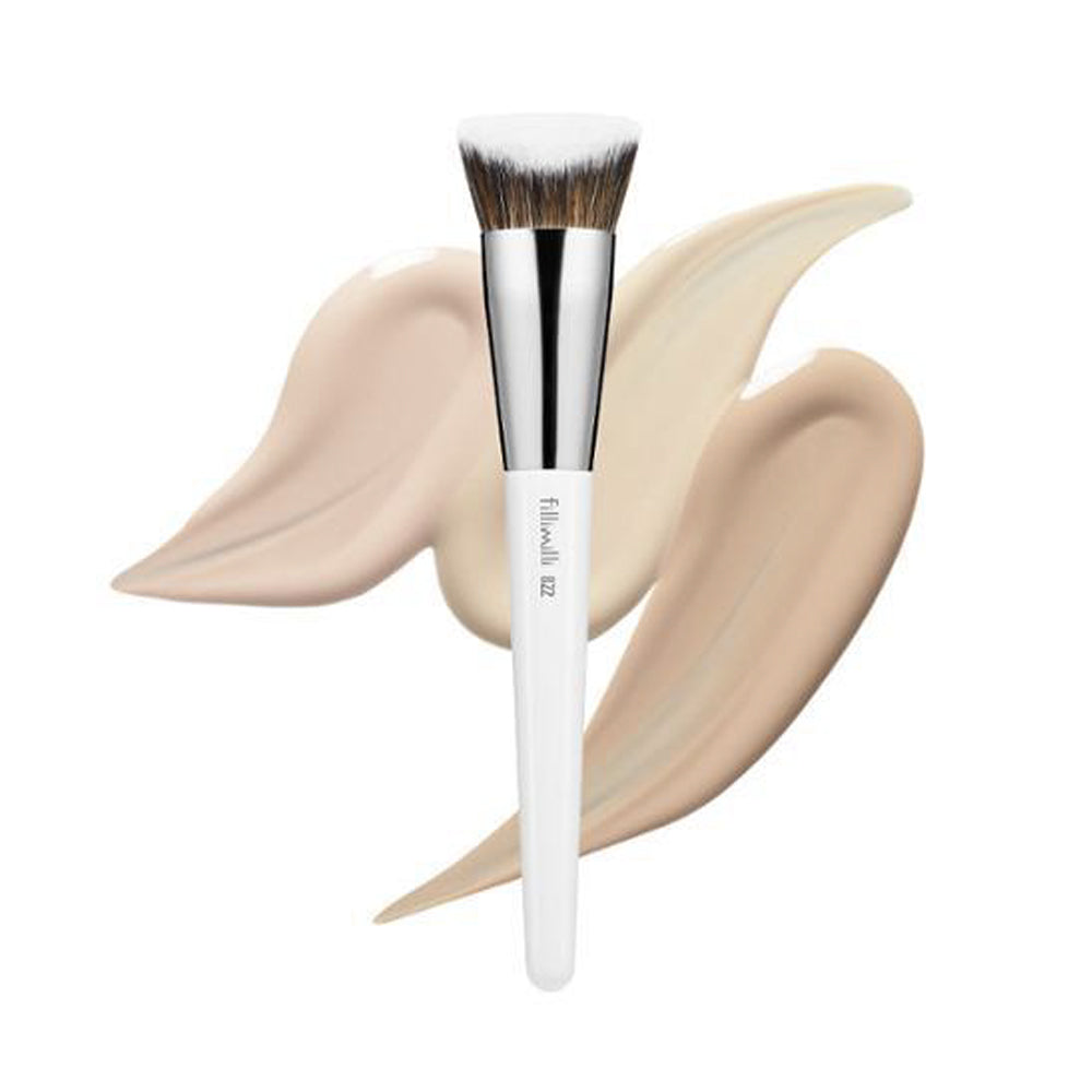 The fillimilli V Cut Foundation Brush 822 is expertly crafted for precise and controlled foundation application.