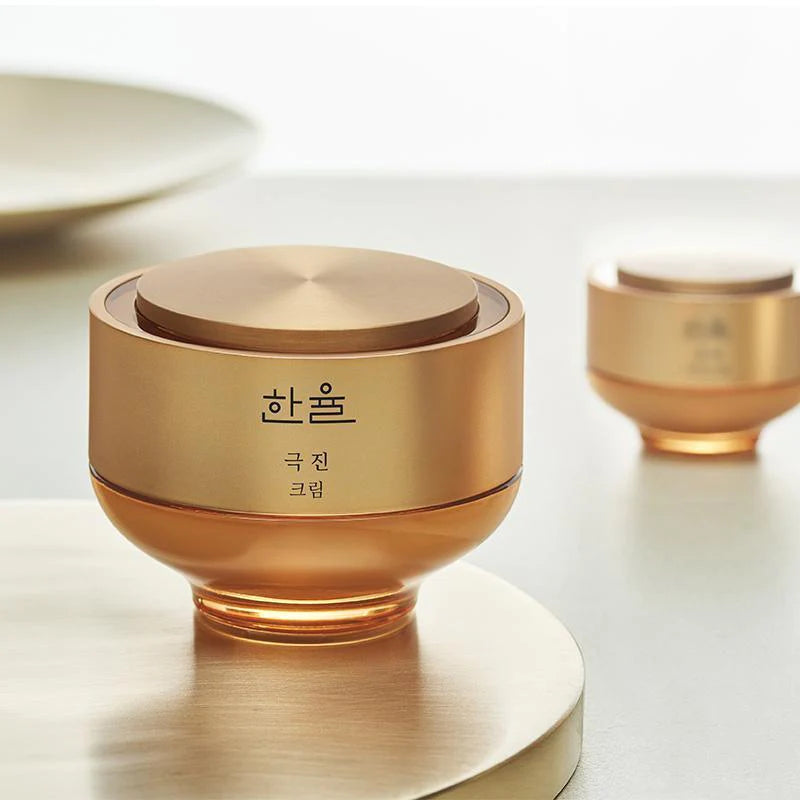Discover the golden beauty of Hanyul Geuk Jin Cream by The Face Shop, a 50ml jar of nourishing skincare.