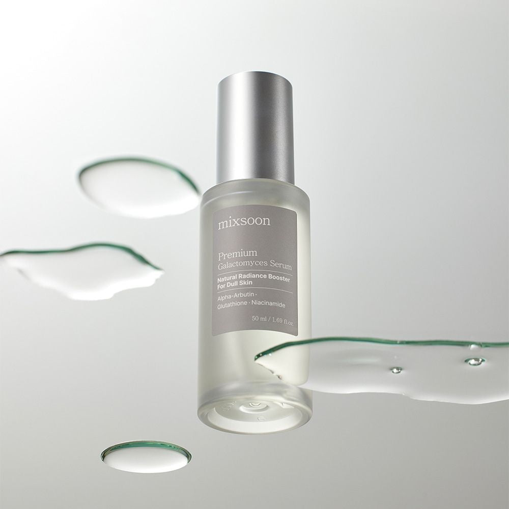 The lightweight formula absorbs quickly into the skin, delivering deep nourishment without leaving a greasy residue. I