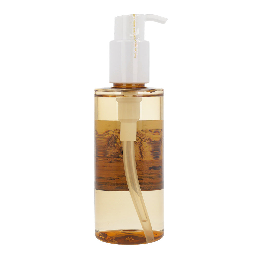 An image of SKIN1004 Madagascar Centella Light Cleansing Oil, a 200ml bottle for thorough skin cleansing.